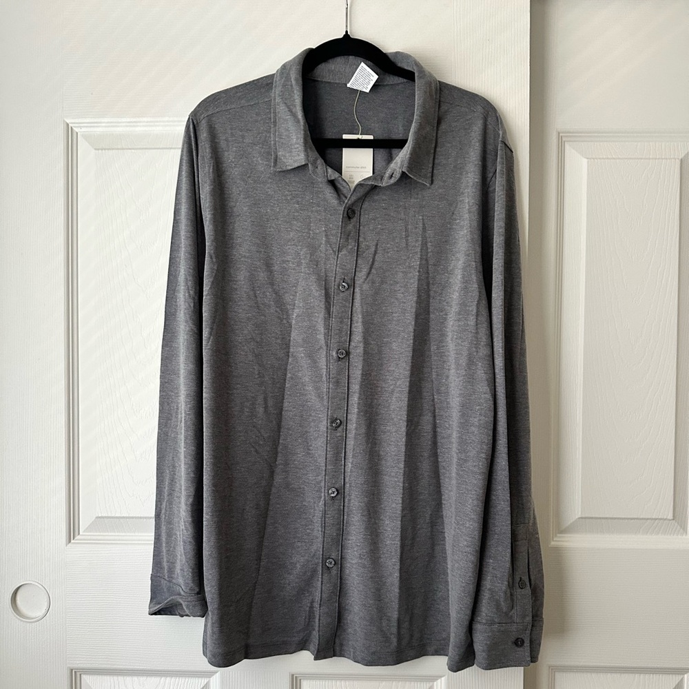 Large Men's Gray Long-Sleeve Button-Up Shirt